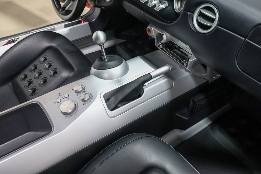 Used 2005 Ford GT image 39