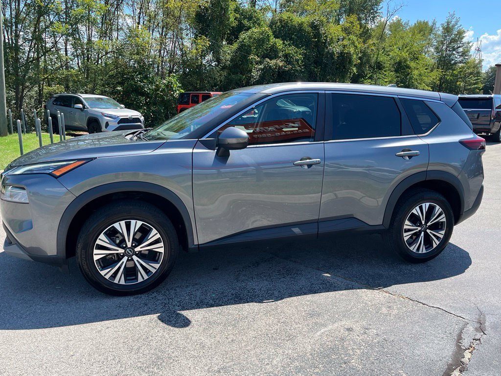 Used 2022 Nissan Rogue SV FWD image 5