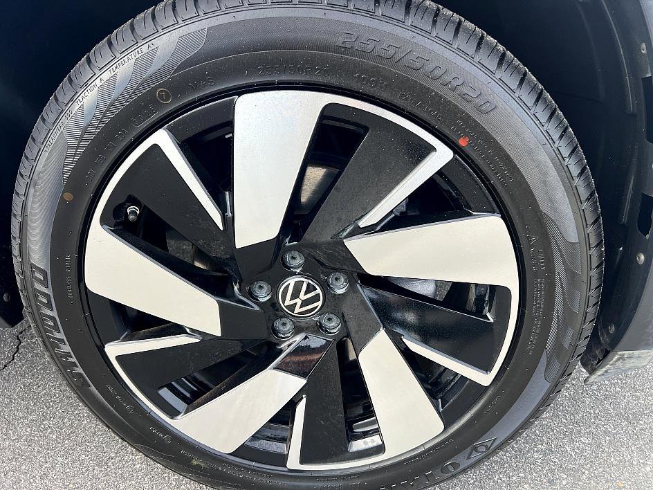 Used 2024 Volkswagen Atlas Cross Sport SE image 6