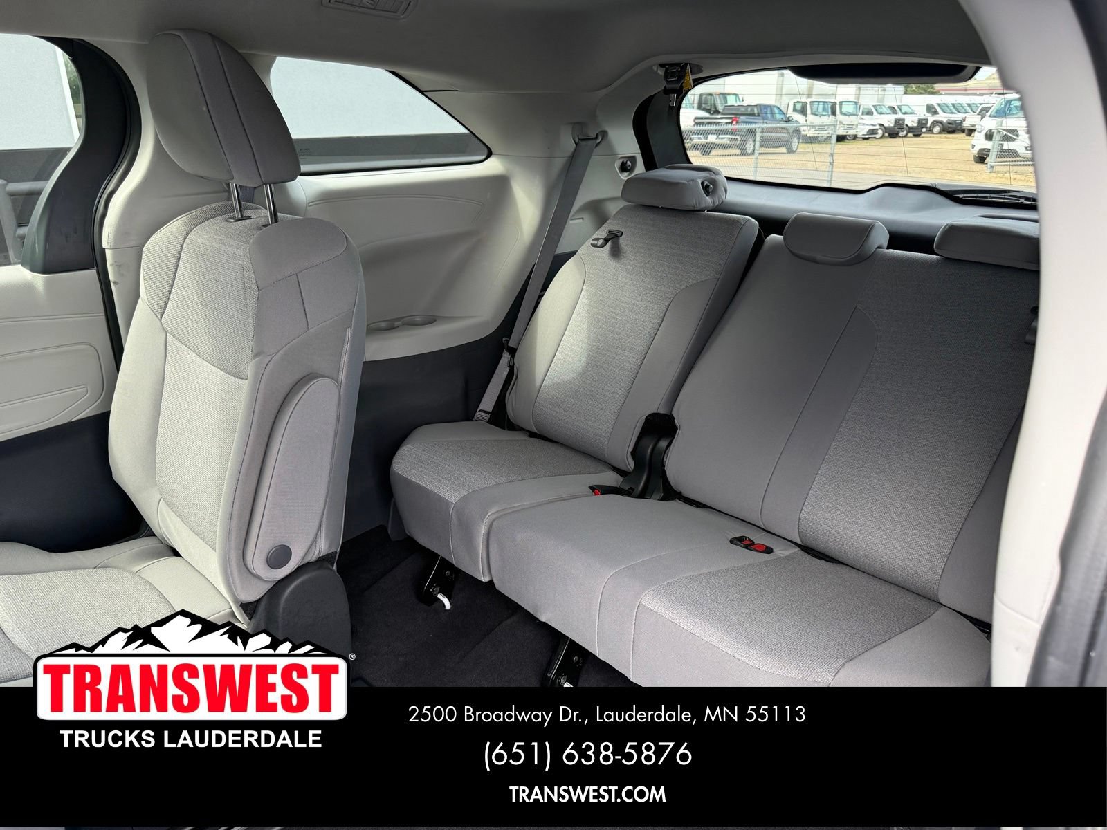 Used 2024 Toyota Sienna LE AWD/4WD image 12