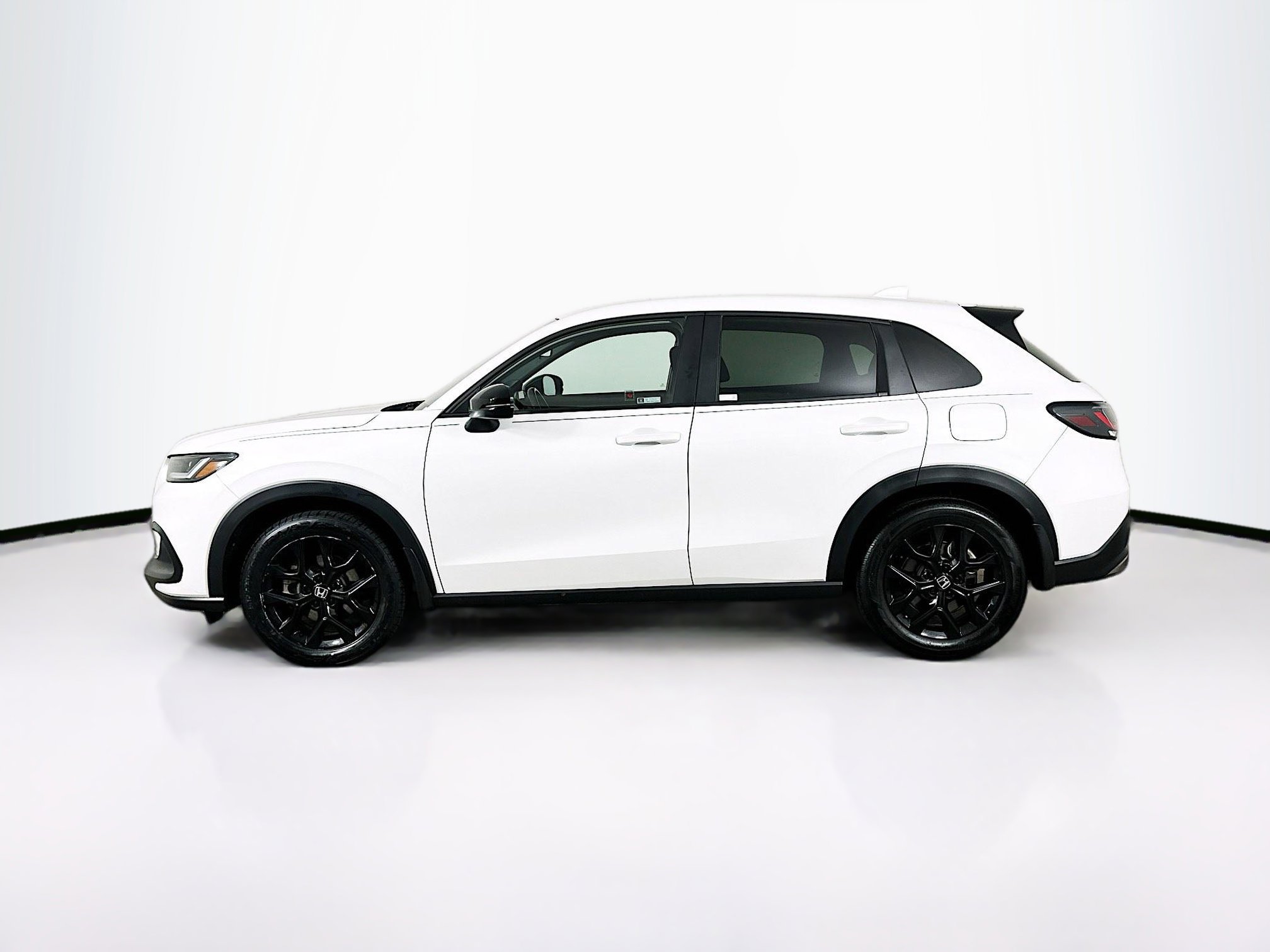 Used 2023 Honda HR-V Sport image 4