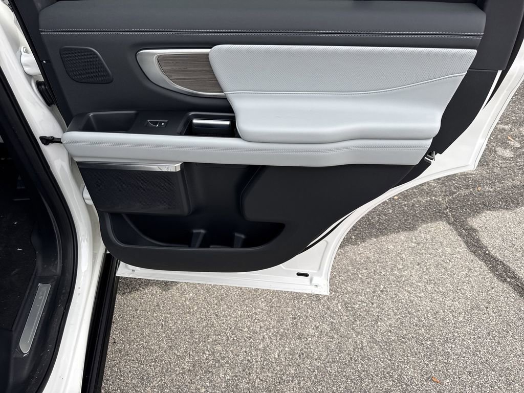 New 2026 Ford Expedition Platinum w/ Platinum Ultimate Package image 16