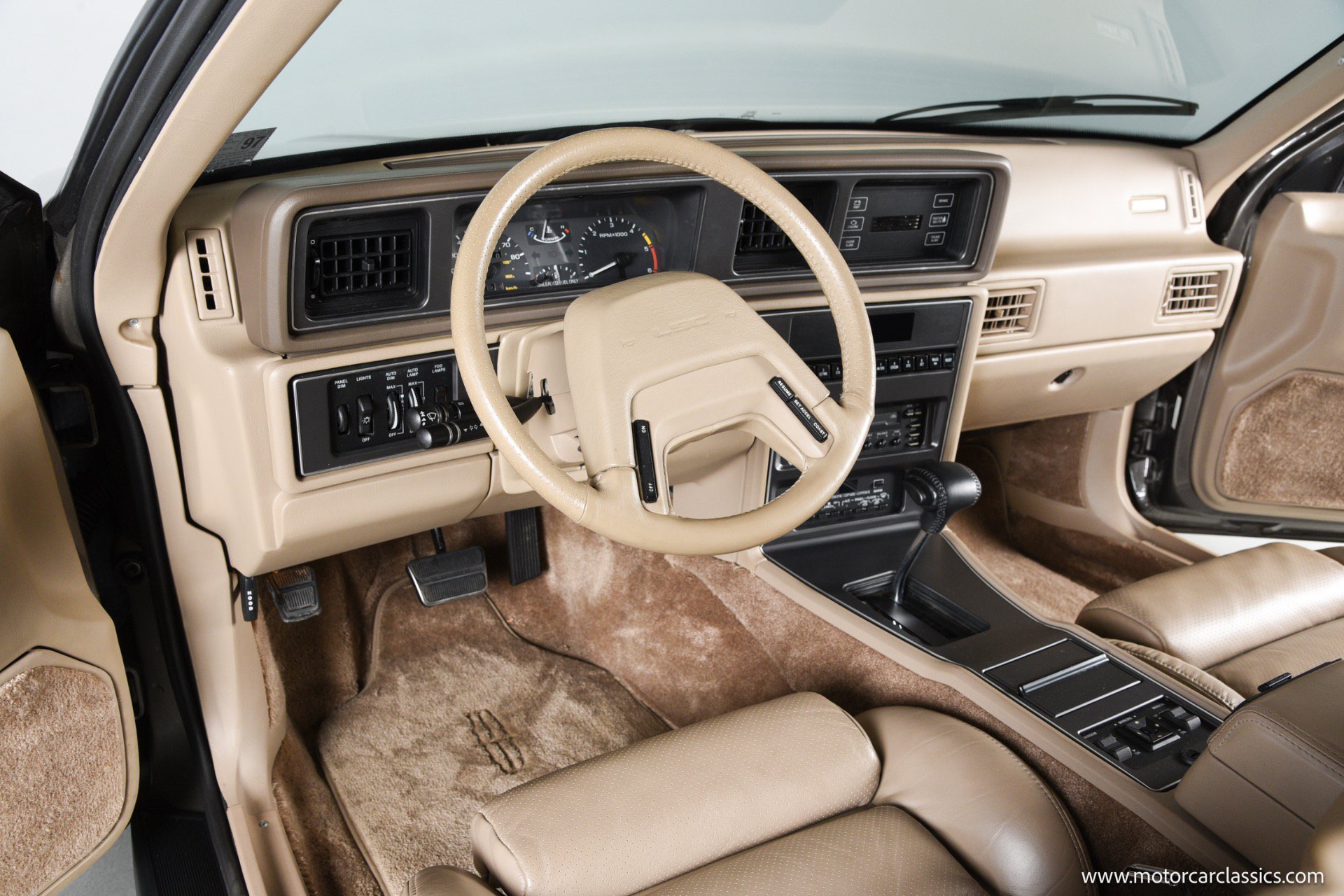 Used 1988 Lincoln Mark VII LSC RWD image 27