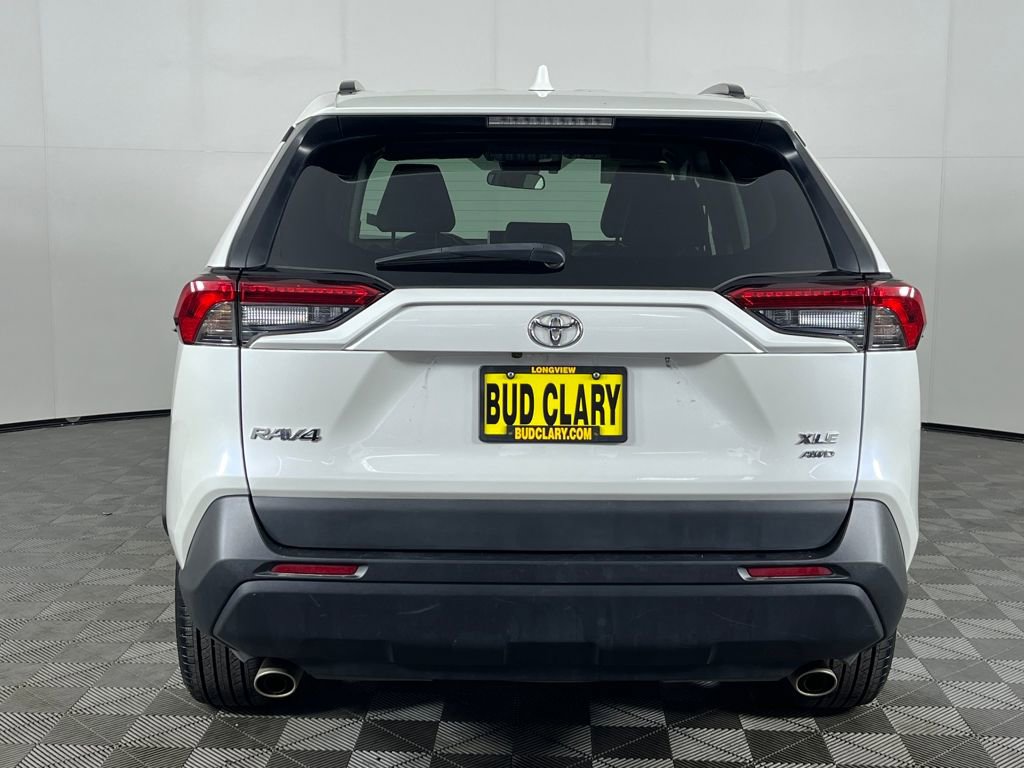 Used 2021 Toyota RAV4 XLE Premium image 7
