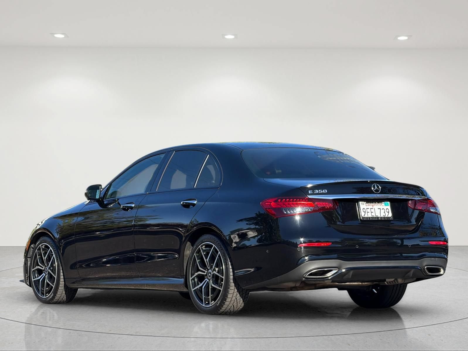 Used 2022 Mercedes-Benz E 350 Sedan image 3