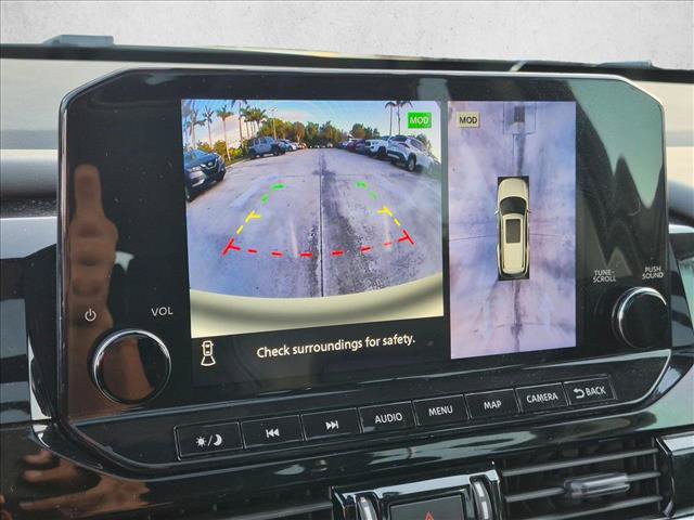 Used 2024 Nissan Pathfinder Platinum FWD image 15