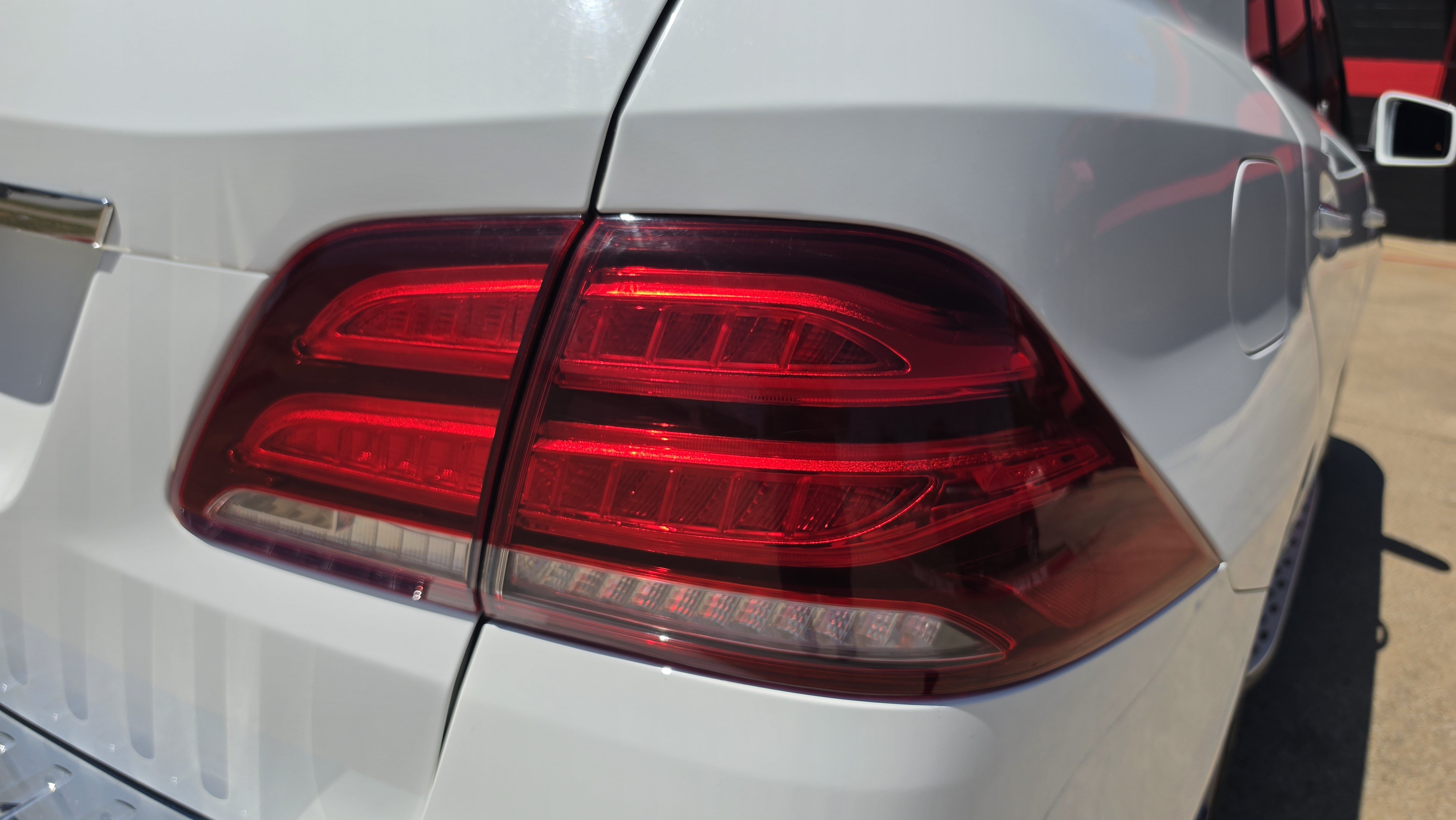Used 2018 Mercedes-Benz GLE 350 w/ Premium 1 Package image 9