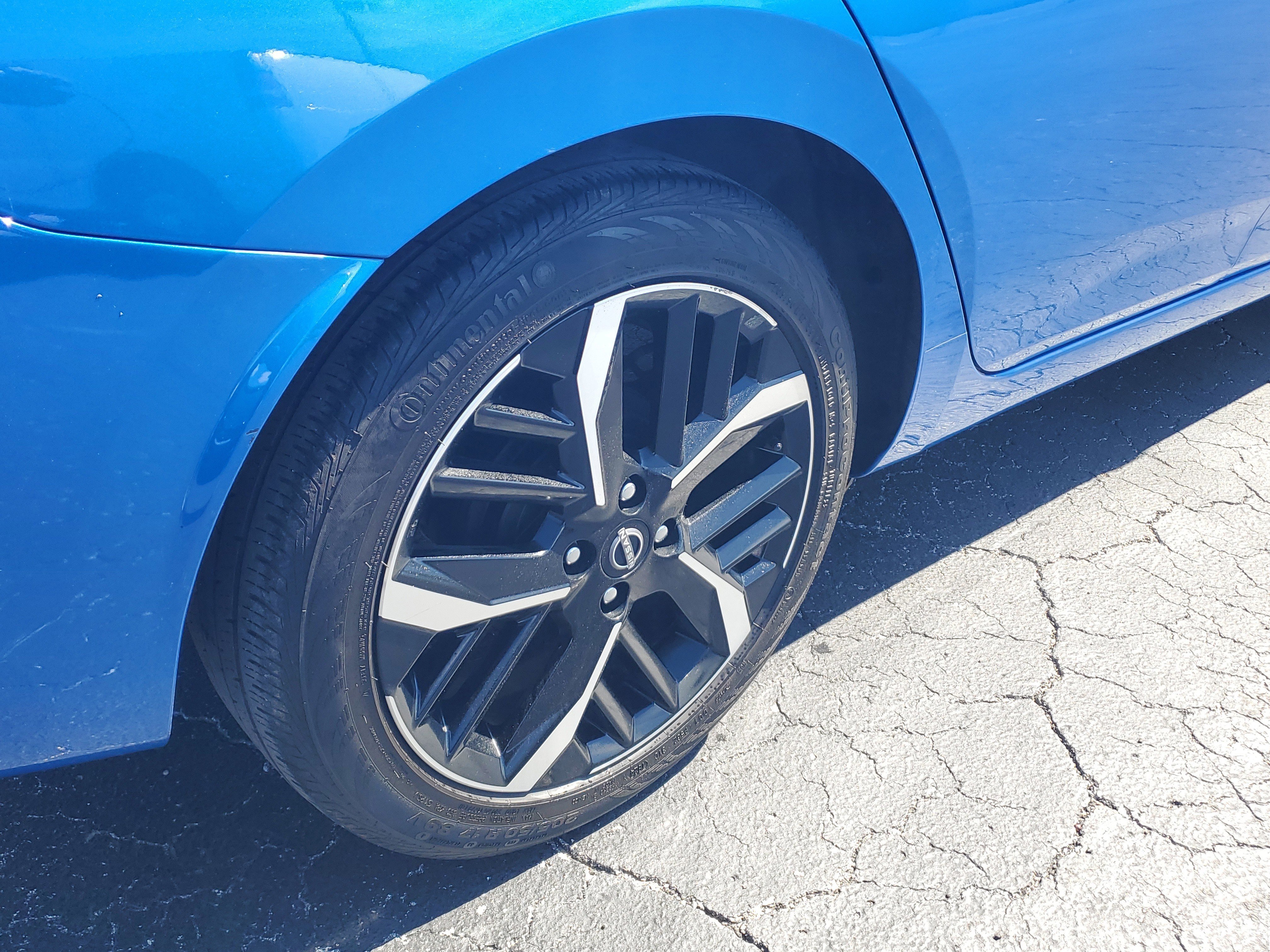 Used 2024 Nissan Versa SR image 7