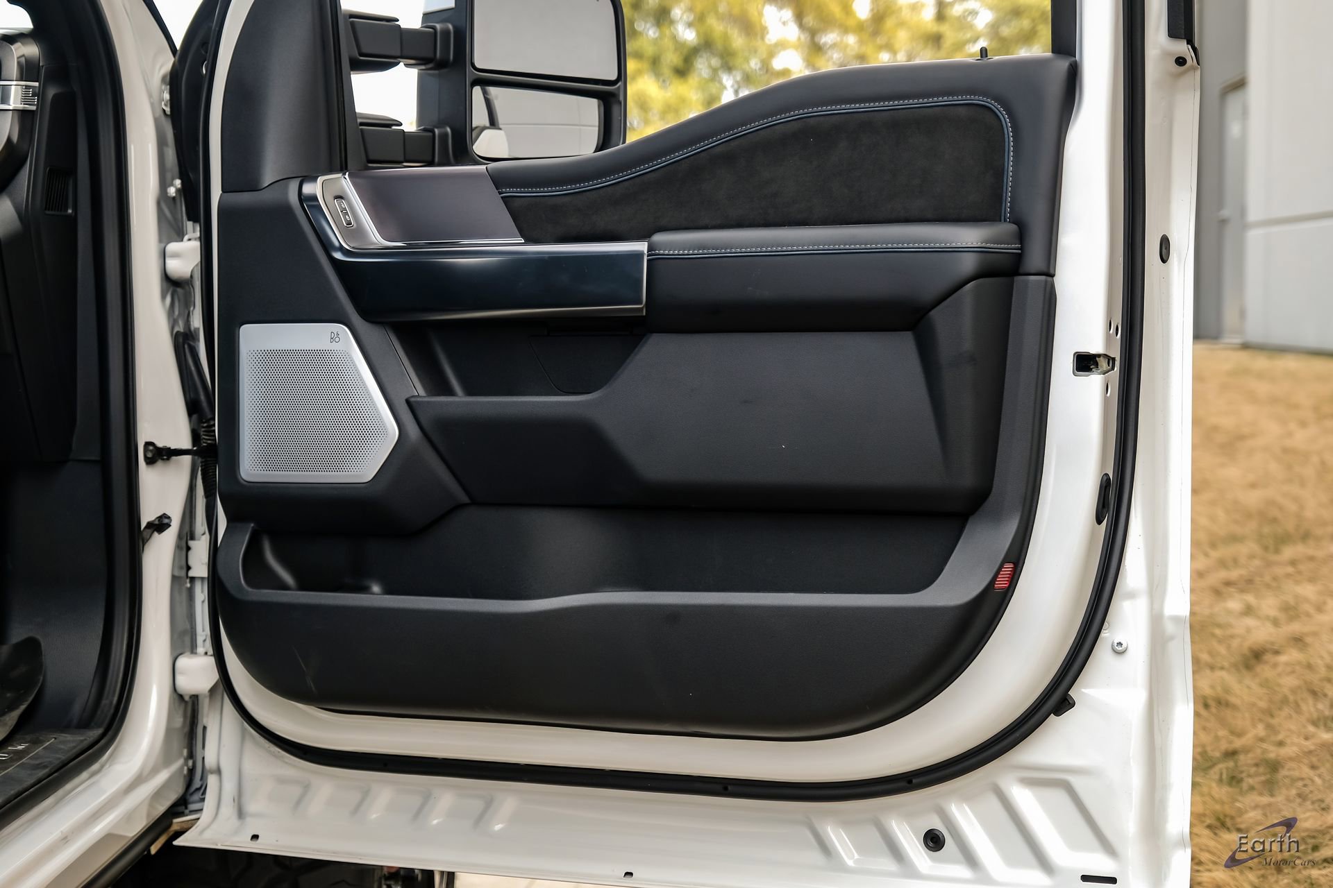 Used 2026 Ford F450 Platinum w/ FX4 Off-Road Package image 99