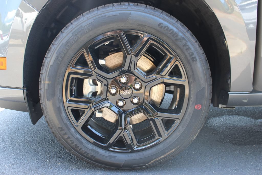 New 2026 Ford Maverick Lobo AWD/4WD image 25