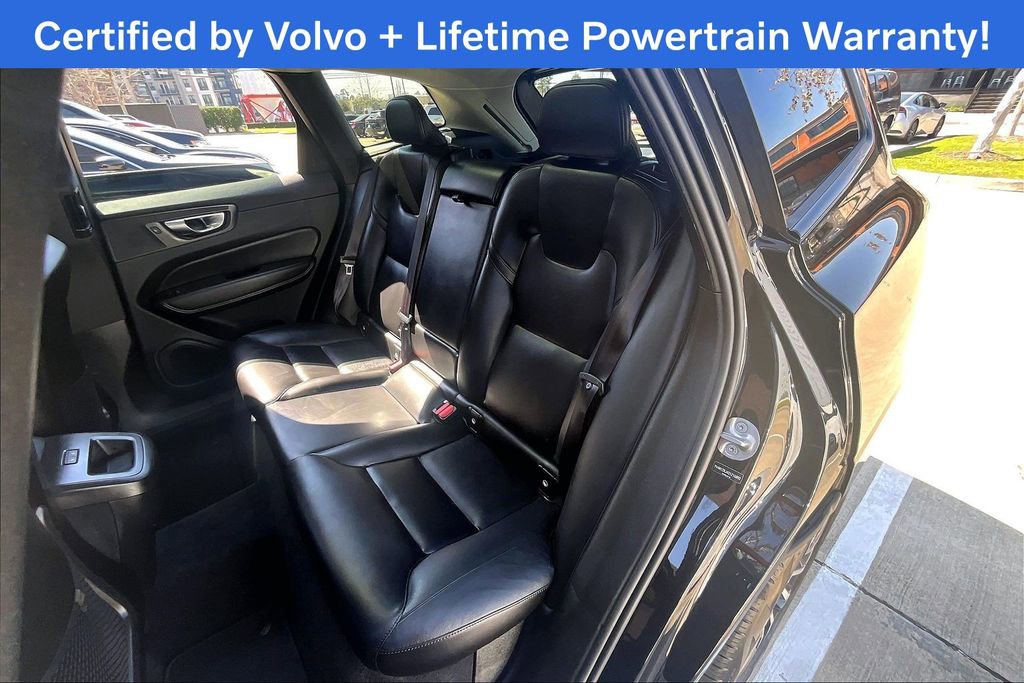 Certified 2025 Volvo XC60 B5 Core image 34