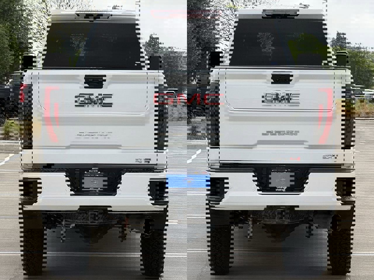 Used 2024 GMC Sierra 2500 AT4 AWD/4WD image 5