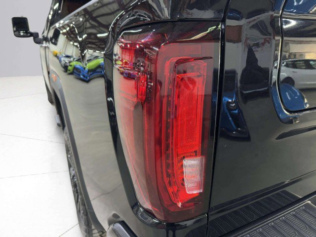 Used 2022 GMC Sierra 2500 Denali w/ Denali Black Diamond Edition image 14