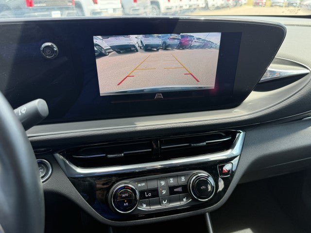 Used 2024 Buick Envista Sport Touring w/ Convenience I Package FWD image 27