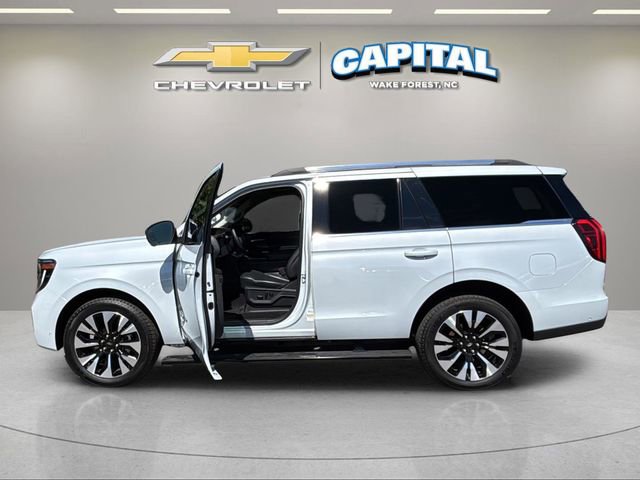 Used 2025 Ford Expedition Platinum w/ Driver's Package AWD/4WD image 9