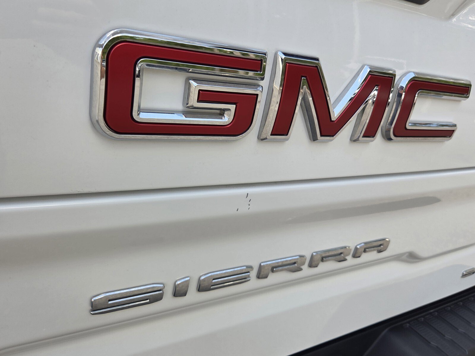 Used 2024 GMC Sierra 1500 SLT w/ SLT Premium Plus Package AWD/4WD image 16
