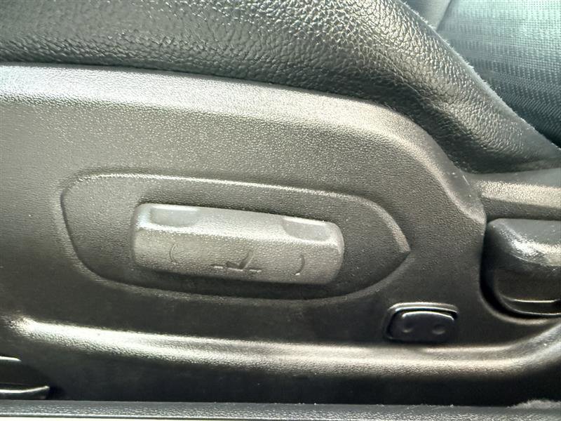 Used 2013 Hyundai Genesis 3.8 image 23