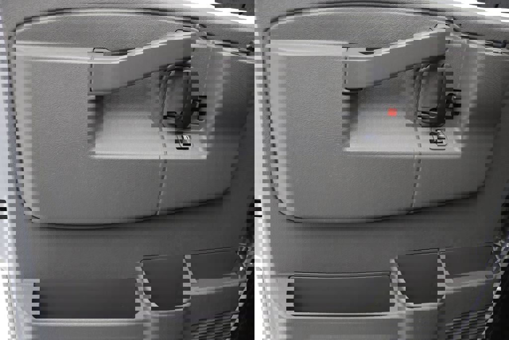 Used 2018 Chevrolet Express 3500 LT w/ LT Preferred Equipment Group image 12