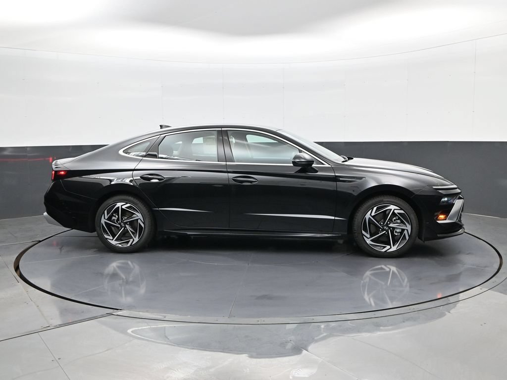 New 2026 Hyundai Sonata SEL FWD image 4