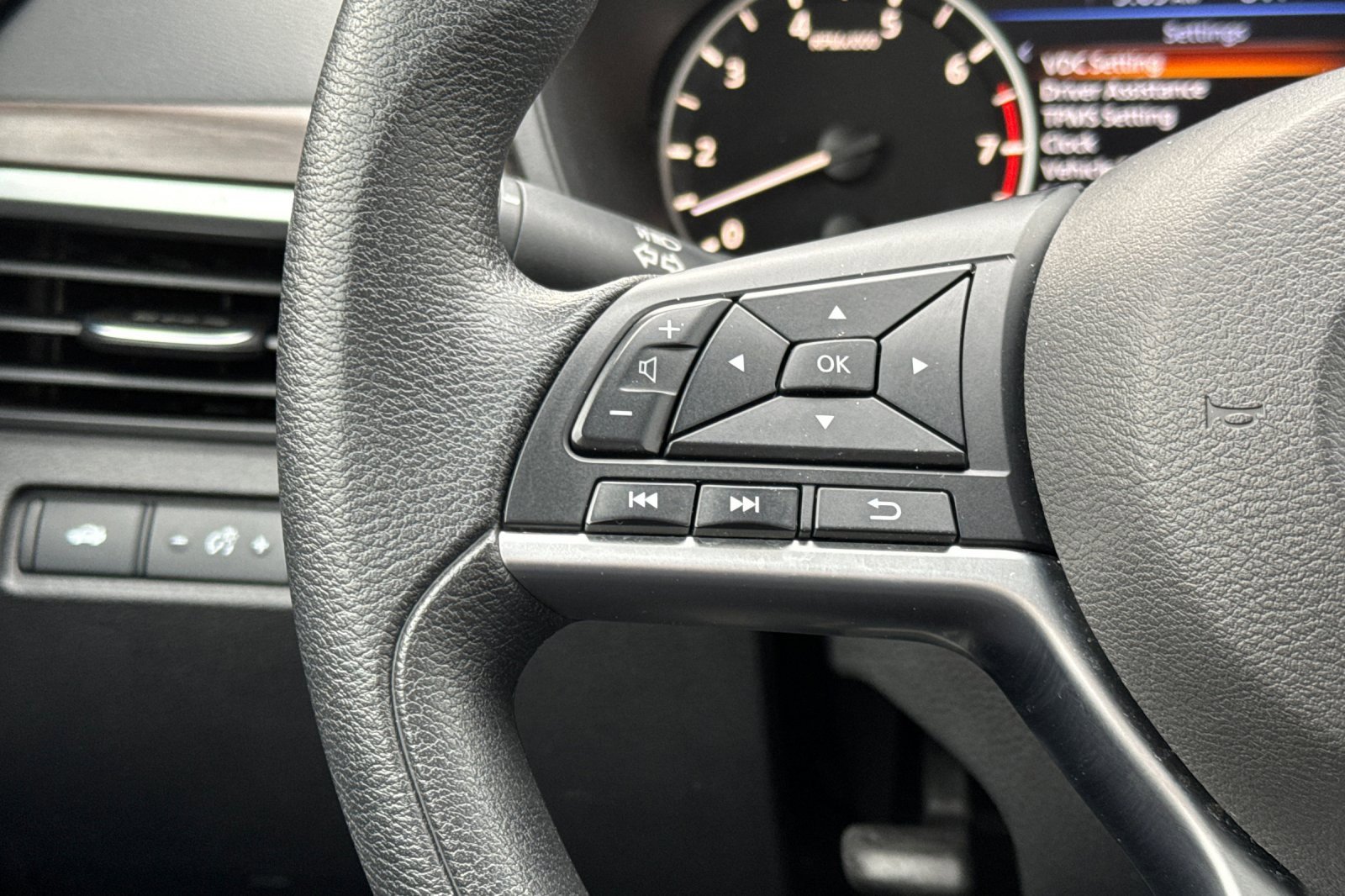 Used 2024 Nissan Altima 2.5 SV image 26