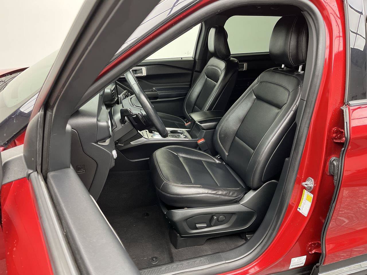 Certified 2020 Ford Explorer XLT w/ Equipment Group 202A AWD/4WD image 10