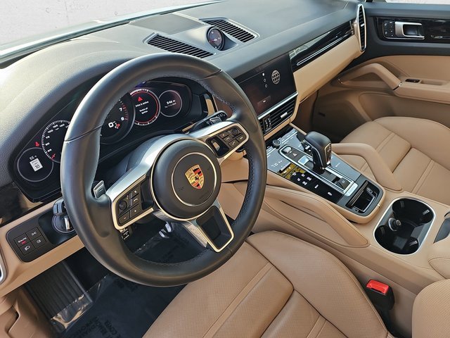 Used 2023 Porsche Cayenne image 16