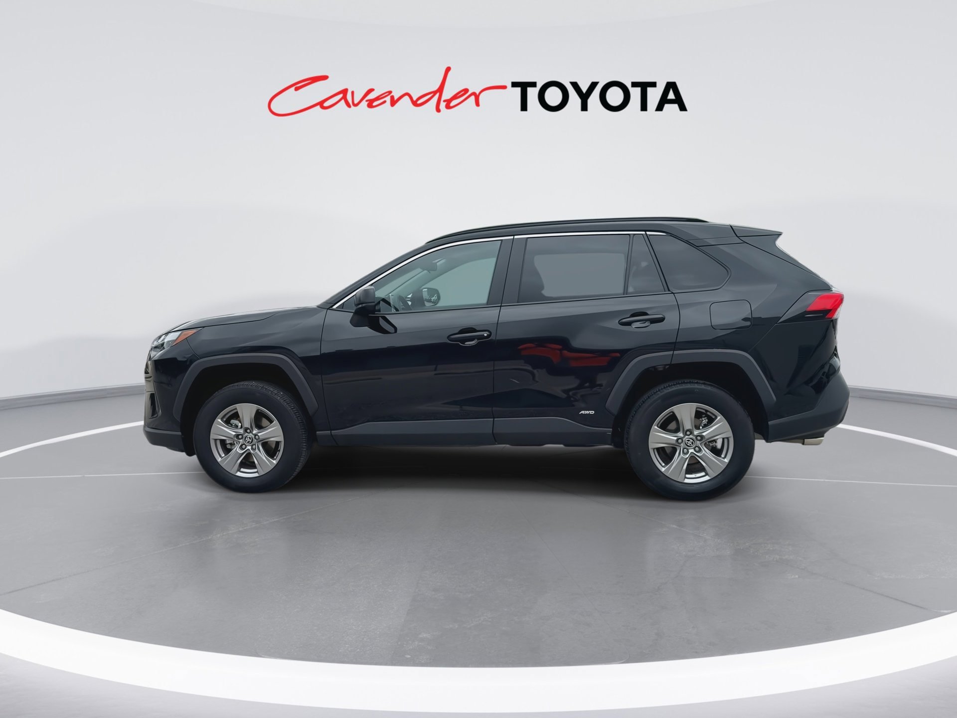 Certified 2025 Toyota RAV4 LE AWD/4WD image 5