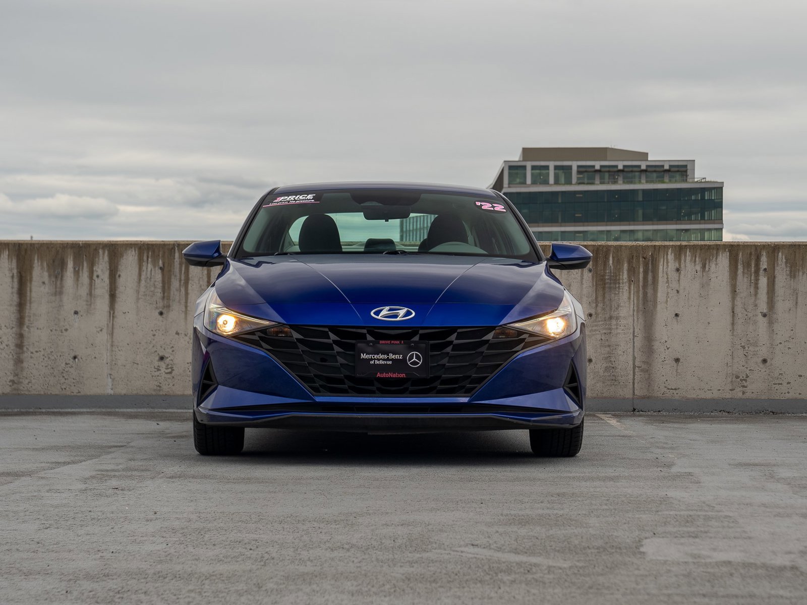 Used 2022 Hyundai Elantra SEL w/ Cargo Package FWD image 2