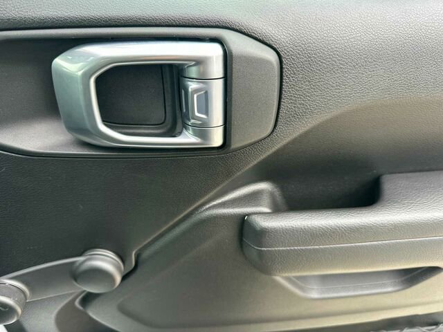 Used 2023 Jeep Gladiator Sport image 20