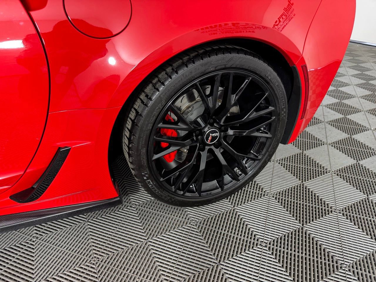 Used 2015 Chevrolet Corvette Z06 w/ Battery Protection Package image 25