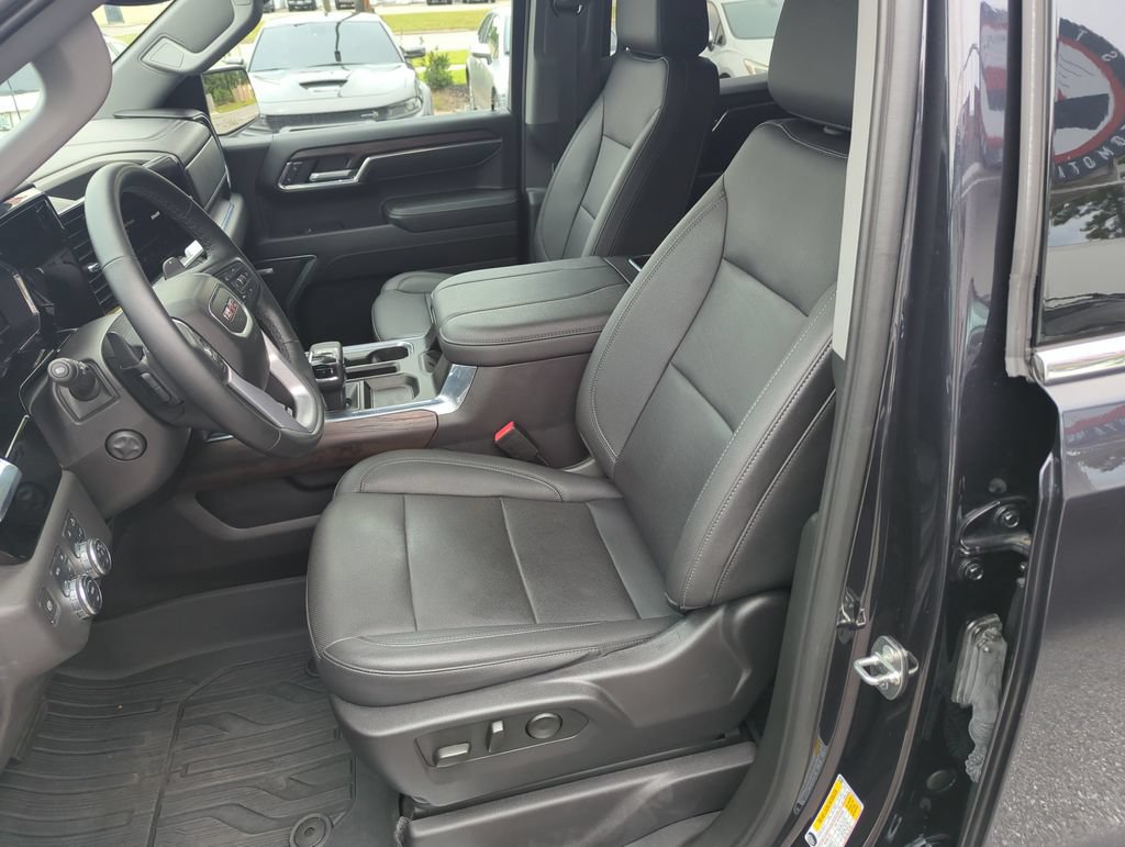 Used 2024 GMC Sierra 1500 SLT w/ SLT Premium Plus Package AWD/4WD image 11