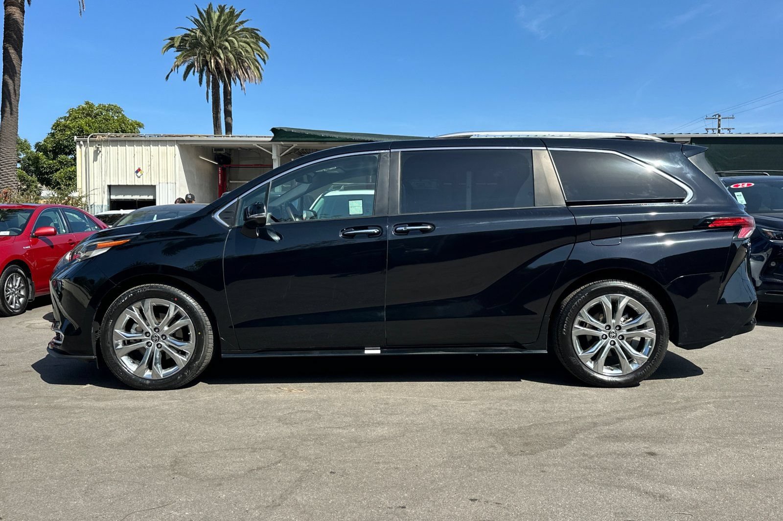 Certified 2022 Toyota Sienna Platinum FWD image 7