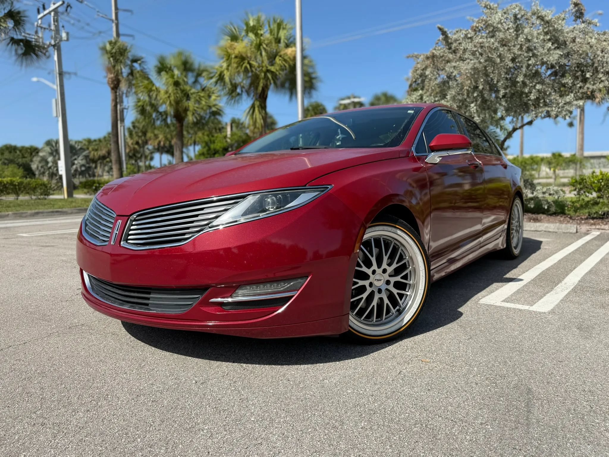 Used 2016 Lincoln MKZ w/ Equipment Group 300A Reserve FWD image 2