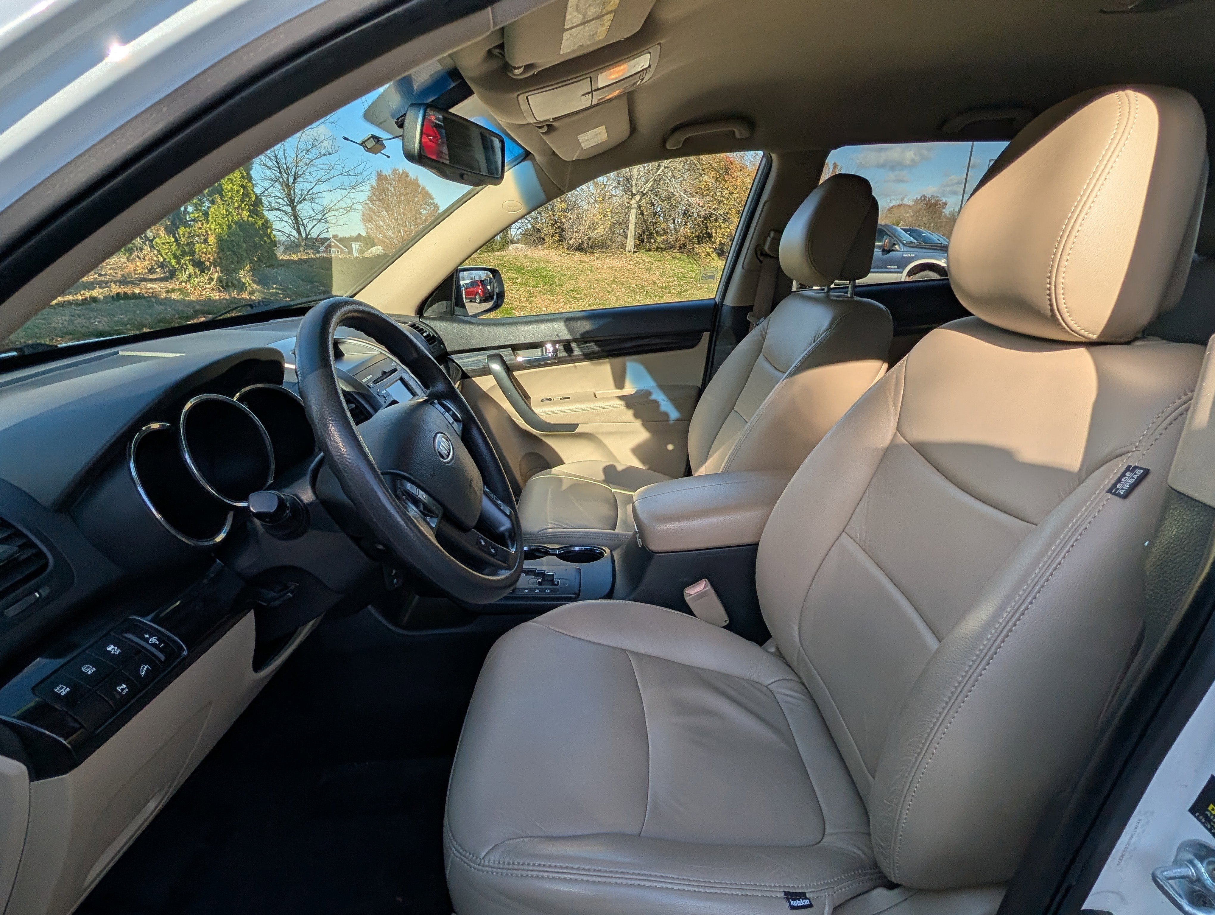 Used 2012 Kia Sorento LX w/ Convenience Pkg image 10