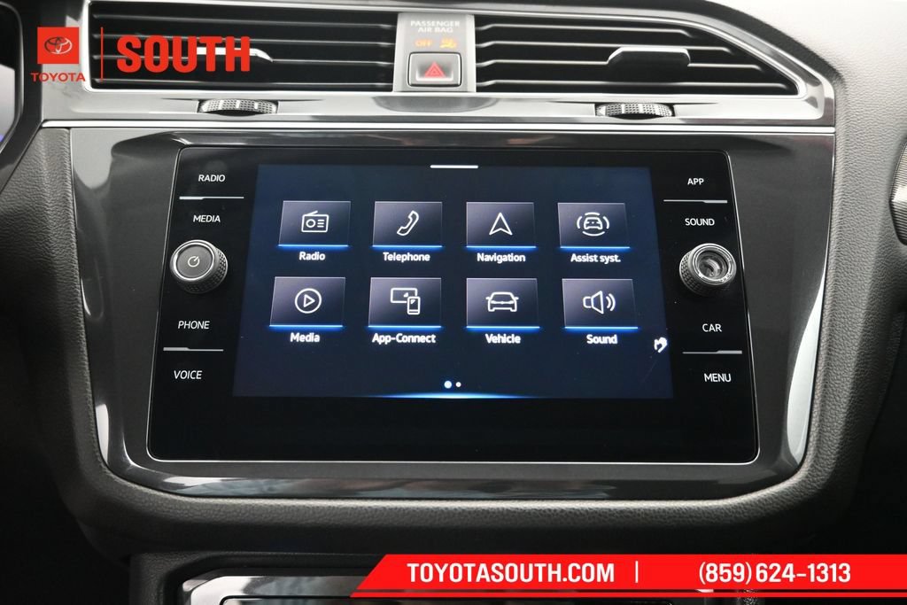Used 2024 Volkswagen Tiguan SE AWD/4WD image 18
