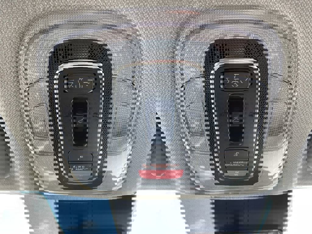 Used 2025 Hyundai Elantra Limited image 20