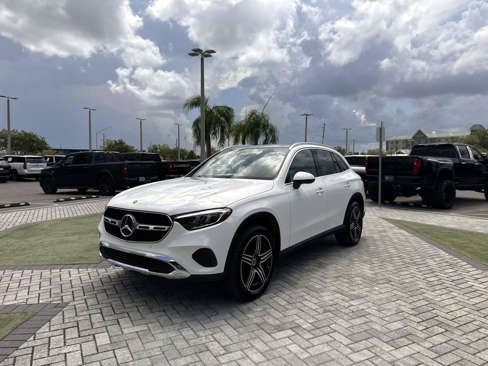 New 2027 Mercedes-Benz GLC 300 image 2