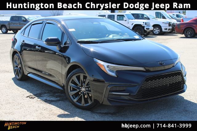 Used 2025 Toyota Corolla SE FWD image 1