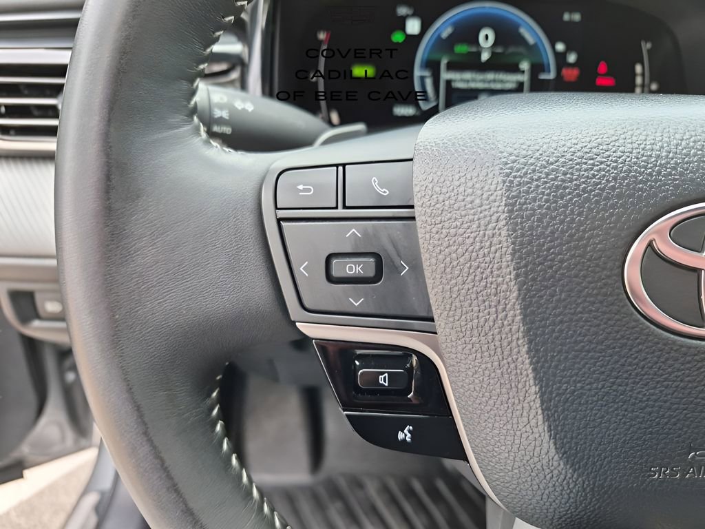 Used 2025 Toyota Camry SE w/ Convenience Package image 35