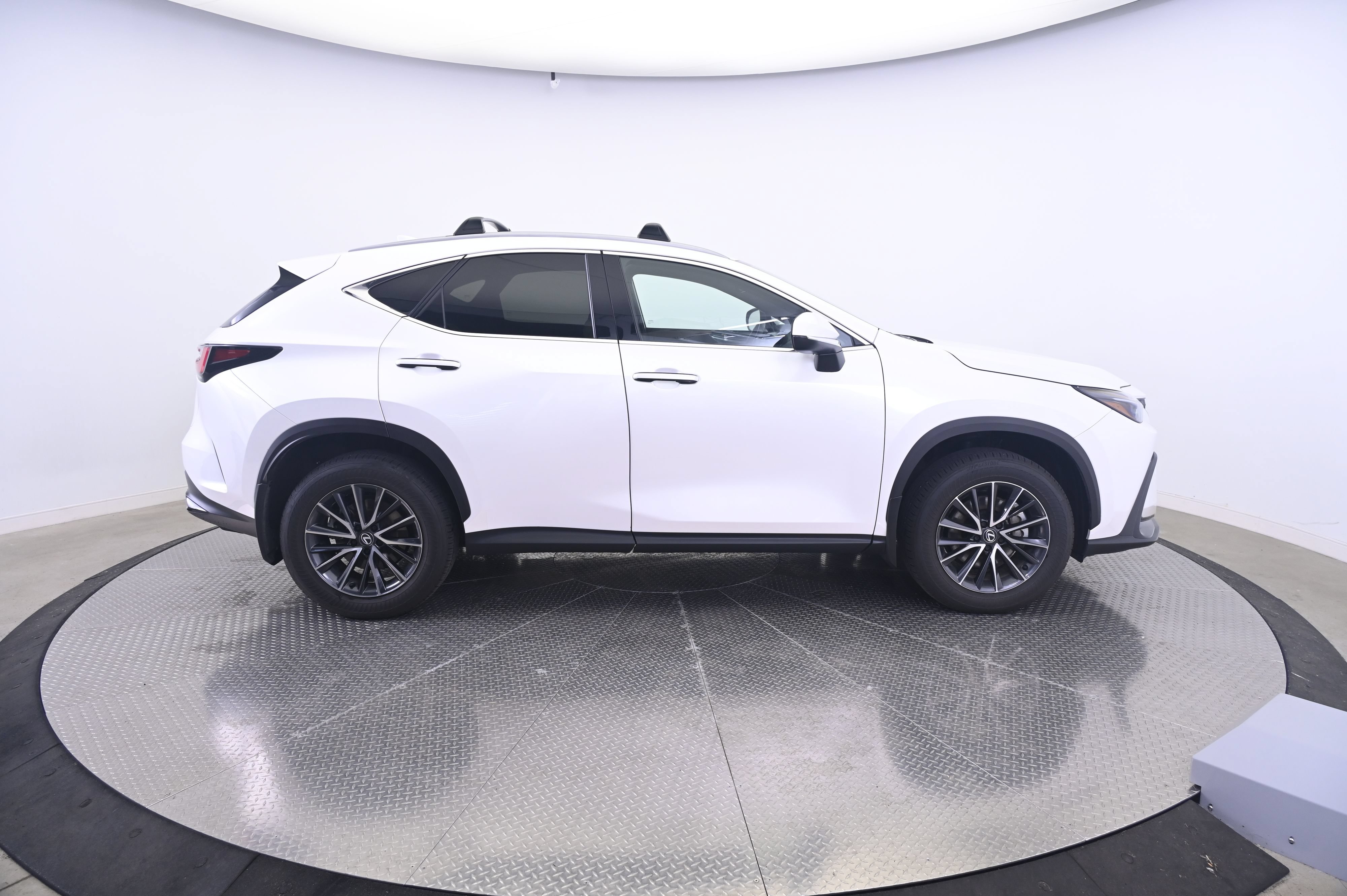 Used 2024 Lexus NX 350h AWD image 8