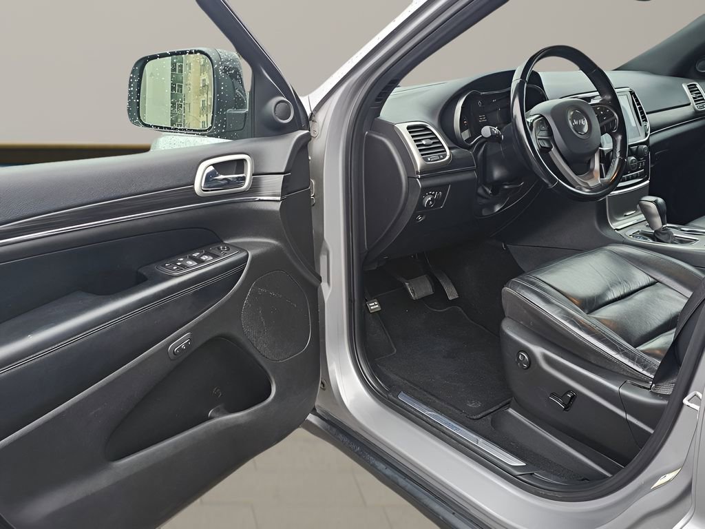 Used 2019 Jeep Grand Cherokee Limited image 16