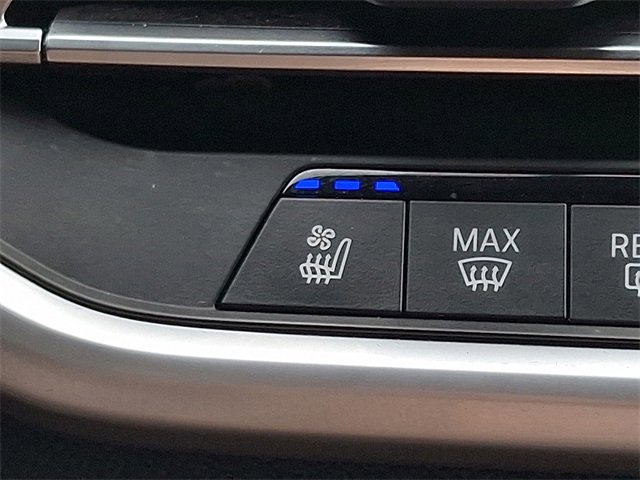 Used 2022 BMW X5 M50i image 32