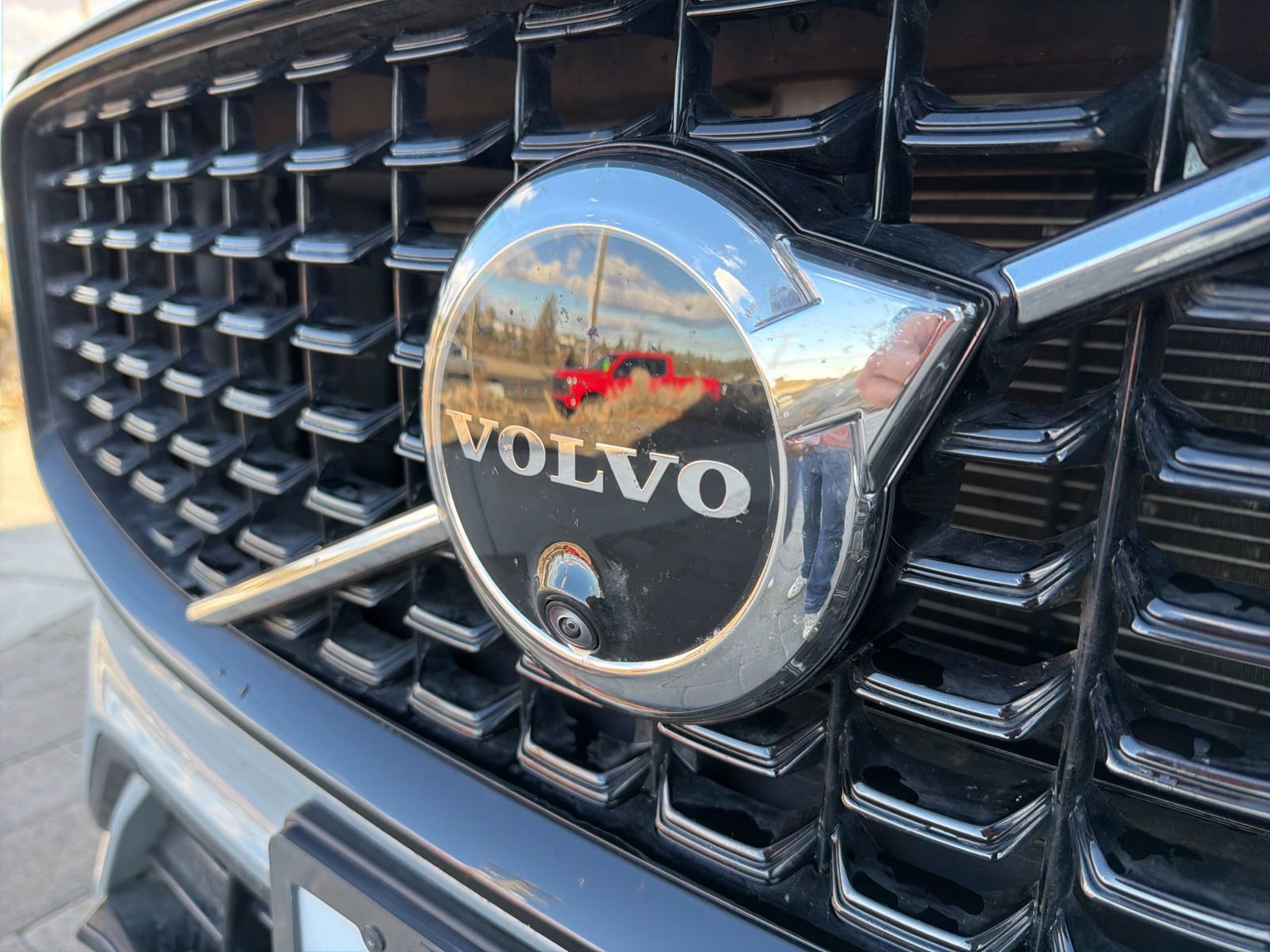 Certified 2025 Volvo XC60 T8 Plus w/ Protection Package Premier image 7