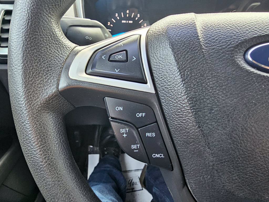 Used 2015 Ford Fusion SE FWD image 28