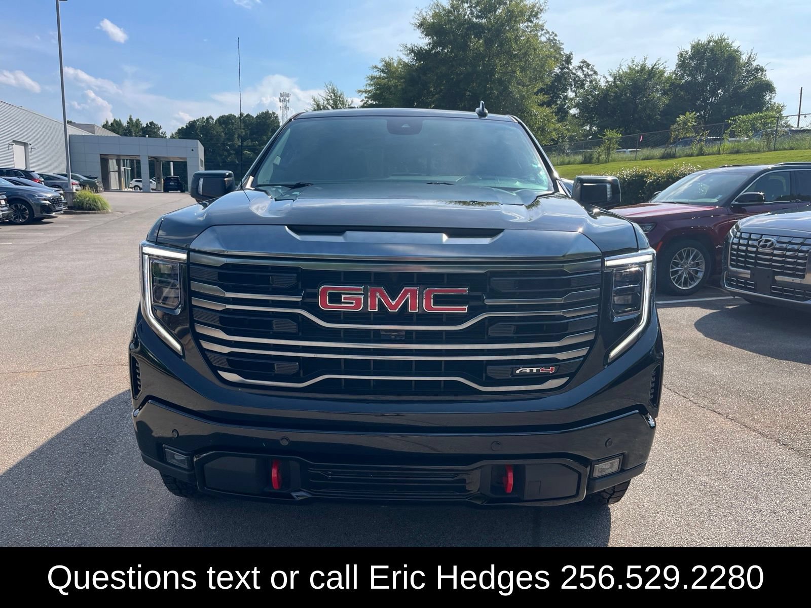 Used 2023 GMC Sierra 1500 AT4 w/ AT4 Preferred Package AWD/4WD image 2