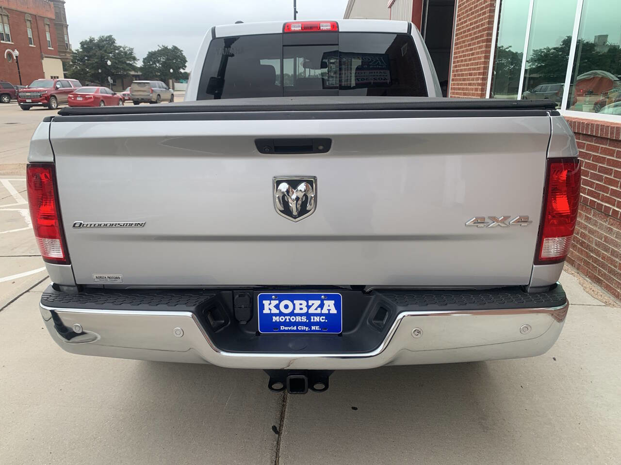 Used 2017 RAM 1500 Outdoorsman image 8