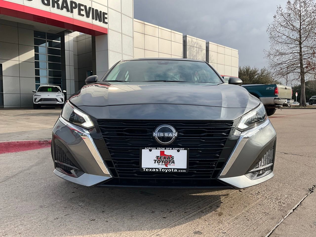 Used 2025 Nissan Altima 2.5 SV image 4