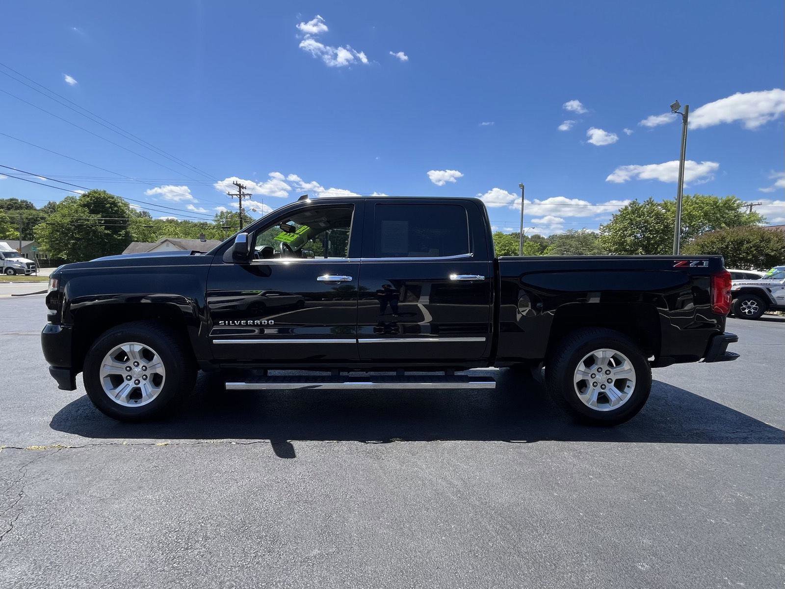 Used 2018 Chevrolet Silverado 1500 LTZ Z71 w/ LTZ Plus Package AWD/4WD image 22