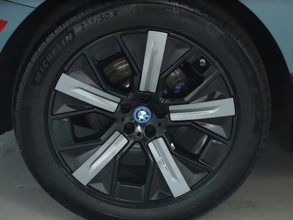 Certified 2023 BMW iX xDrive50 w/ Premium Package AWD/4WD image 13