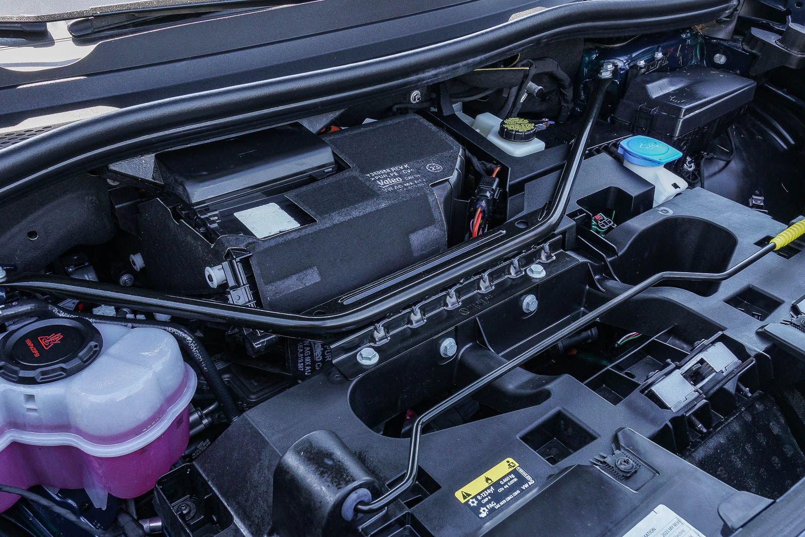 Certified 2023 Volkswagen ID.4 Pro AWD/4WD image 27